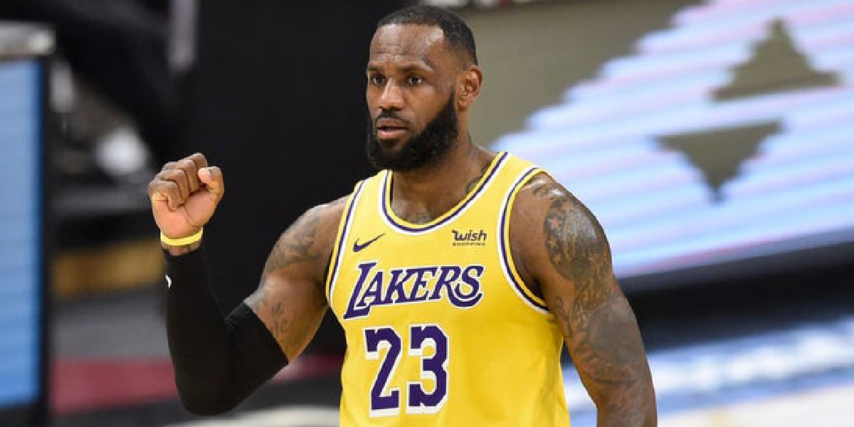 LeBron James passes Wilt Chamberlain for third all-time in field