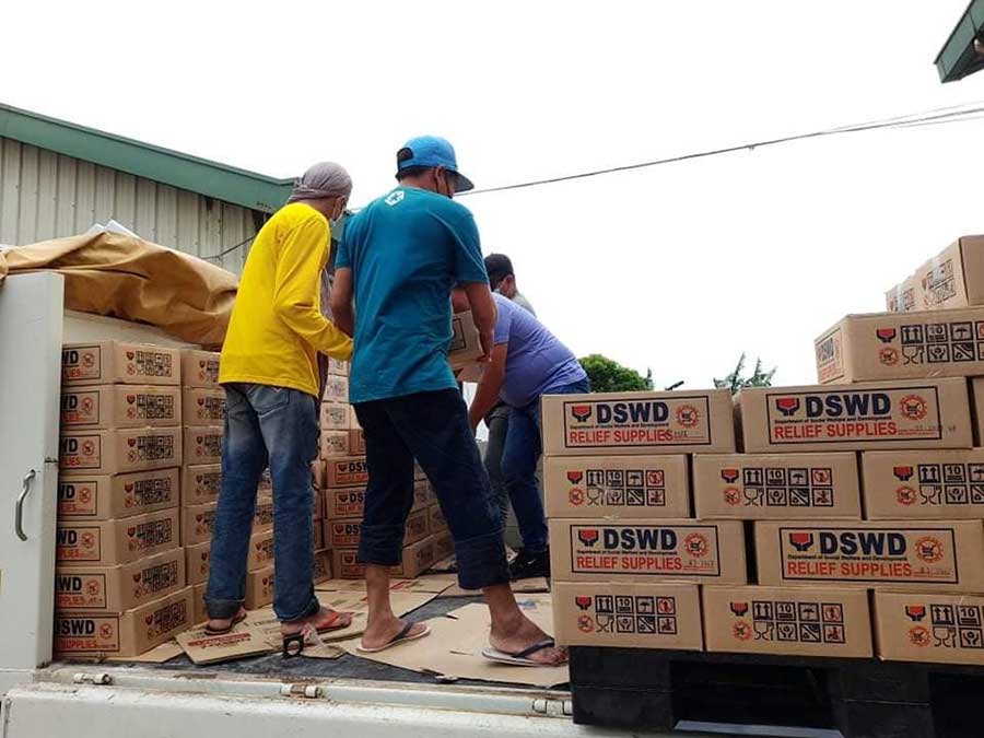 DSWD-6 warns against tampering of food packs - Daily Guardian