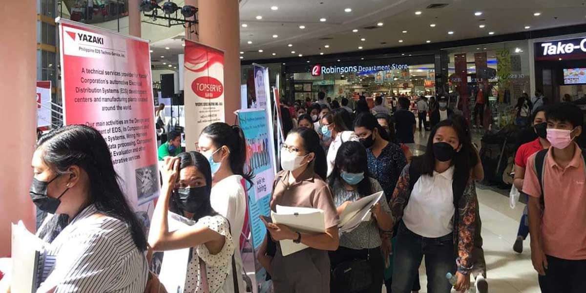 Over 4,000 applicants hired on the spot at PESO-Iloilo City Job Fair Over 4,000 applicants hired on the spot at PESO-Iloilo City Job Fair