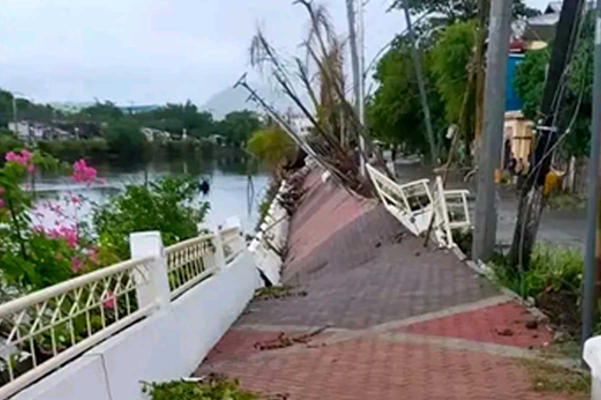 P14-M WASTE?: Roxas City esplanade collapses