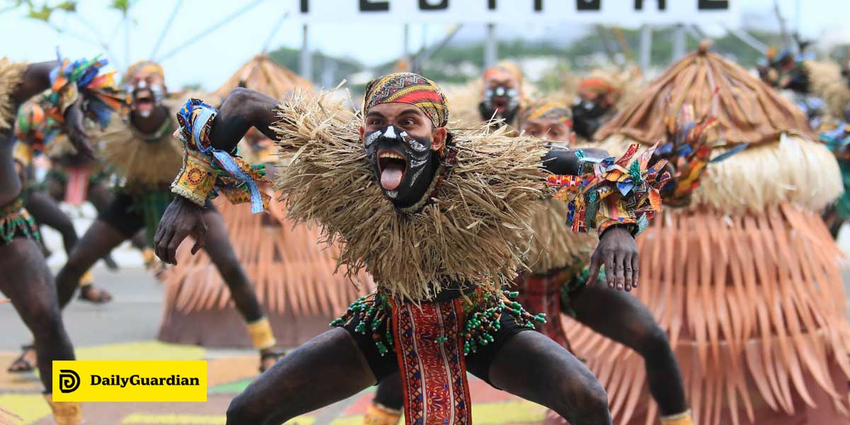 Dinagyang marks return to normalcy amid slight rain | Daily Guardian