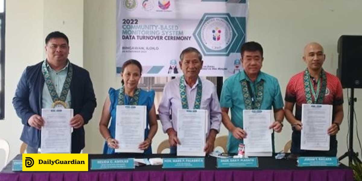 Statistics office hands over CBMS data to Iloilo town - Daily Guardian
