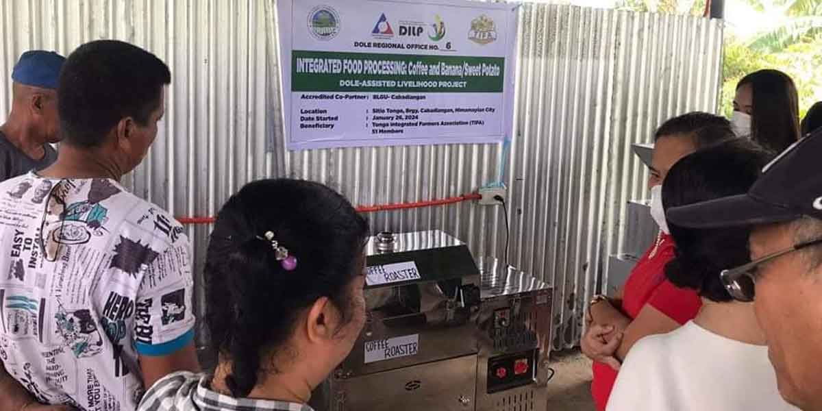 Himamaylan farmers receive food processing livelihood project from DOLE