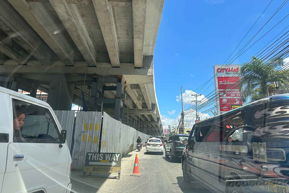 Councilor slams slow works on  flyovers, unresponsive DPWH