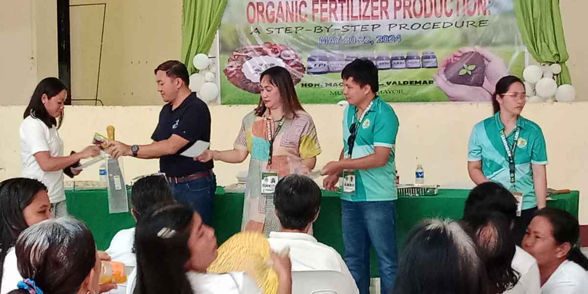 50 farmers trained for organic fertilizer production 50 farmers trained for organic fertilizer production