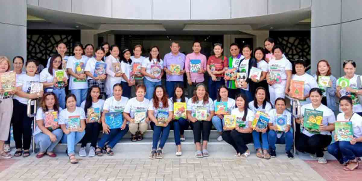 UPV donates children’s books to Badiangan daycare centers